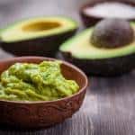 Avocado und Low Carb passen einfach toll: hier unser Rezept für Guacamole