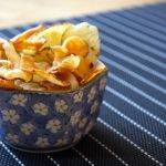 Sellerie Chips - ein knuspriger Low-Carb-Genuss