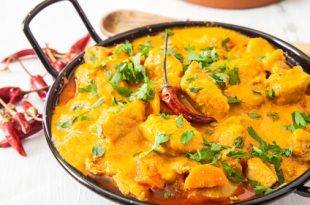 Low Carb auf asiatisch: ein leckeres Rezept für ein Hähnchencurry