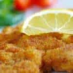 Leckeres Kalbsschnitzel auf Paprikacreme