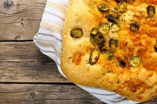 Frisch gebackenes Low-Carb-Focaccia