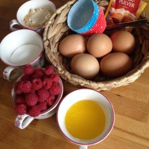 Low Carb Rezept für Kokos-Himbeer-Muffins