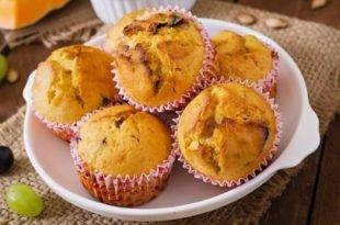 Herzhafte Low-Carb-Kürbismuffins