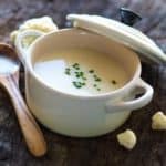 Ein herrlich cremiges Rezept für eine Blumenkohl-Brokkoli-Suppe