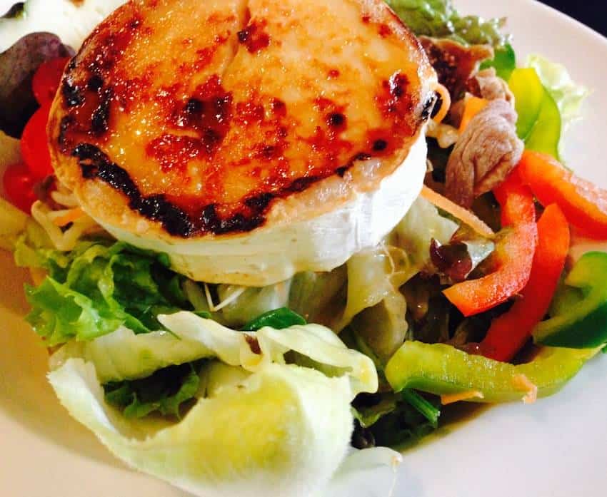 Low-Carb-Rezept für einen Salat mit Ziegenkäse
