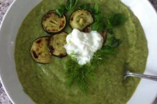 Zucchinisuppe: Eine herrlich cremige Low-Carb-Suppe