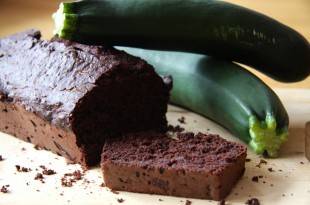 Lecker saftig und kohlenhydratarm: das Rezept für ein Schoko-Zucchini-Brot