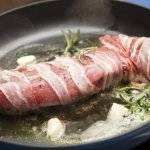 Schweinefilet im Speckmantel - ein einfaches und schnelles Low-Carb-Rezept